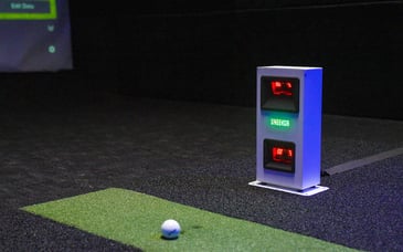 EYE MINI CORE in Carl's Place golf simulator