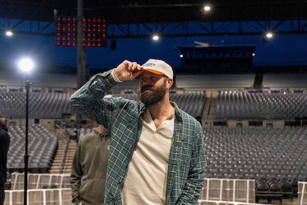 jordan-davis-using-carls-pro-enclosure