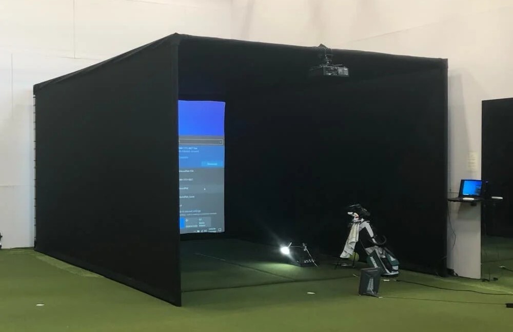 school-venue-commercial-golf-simulator