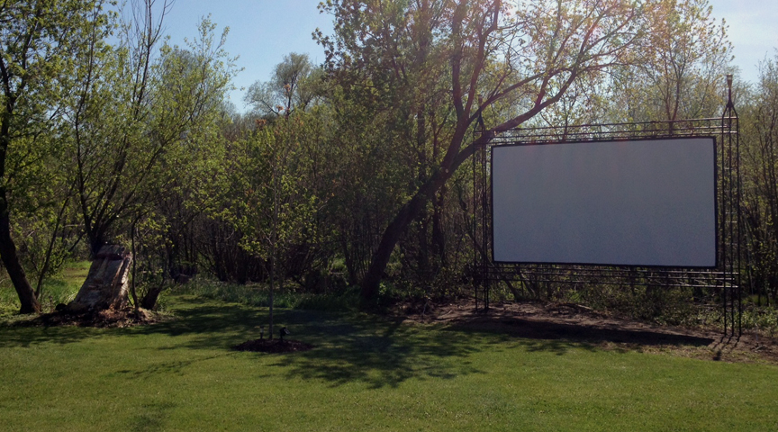 9x16 projection screen outdoors