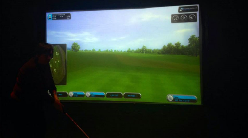 Golf simulator projection screen