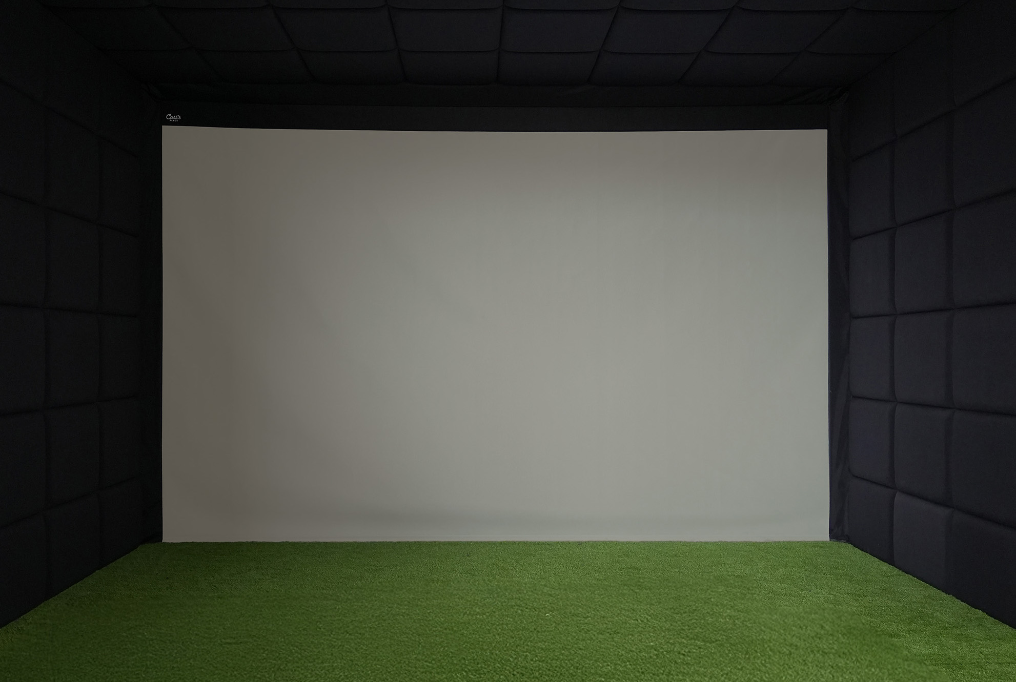 White or Gray: Choosing the Right Golf Screen for Maximum Contrast