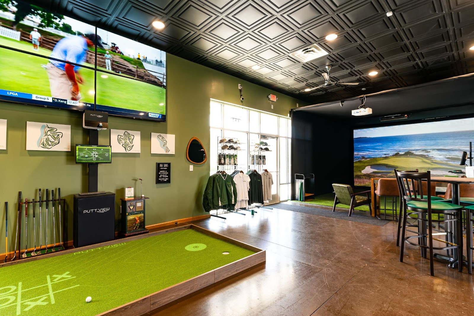 The Benefits of a Golf Simulator in Your Retail Space